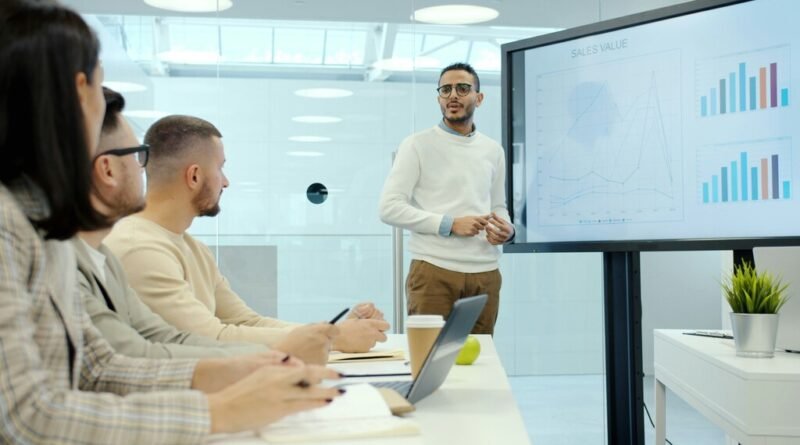 Psicólogos afirmam que bom relacionamento com o chefe é mais crucial que carga horária intensa de trabalho