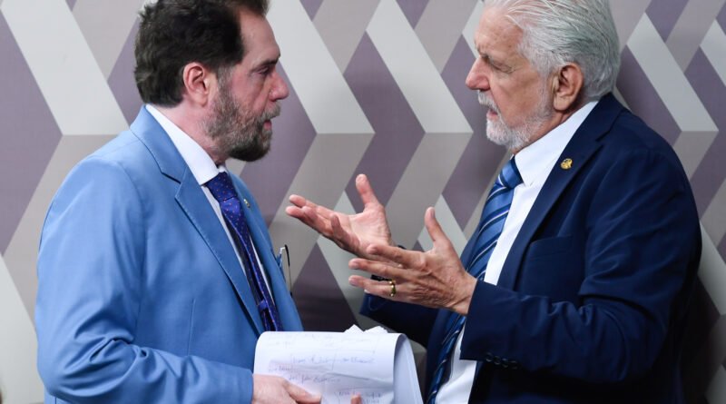 Relator da PEC da autonomia do Banco Central afirma que Jaques Wagner nunca discutiu 'Emenda Master'