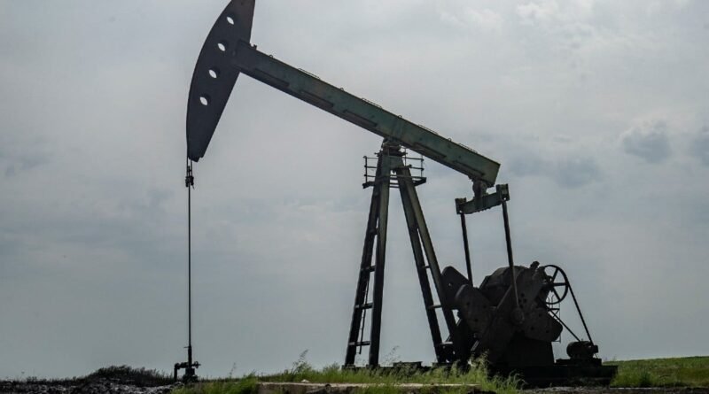Reservas estratégicas de petróleo dos EUA alcançam menor nível em 40 anos