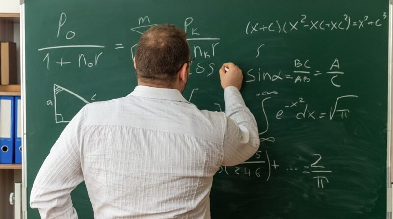 Socorro Neri sugere reformulação na carreira de professores da rede pública