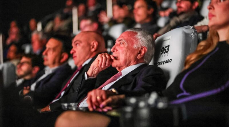 Temer reconhece impopularidade em estreia de documentário sobre seu governo