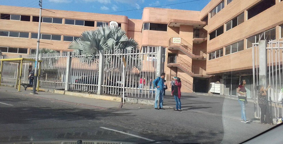 Centro Comercial El Mirador antes do terremoto
