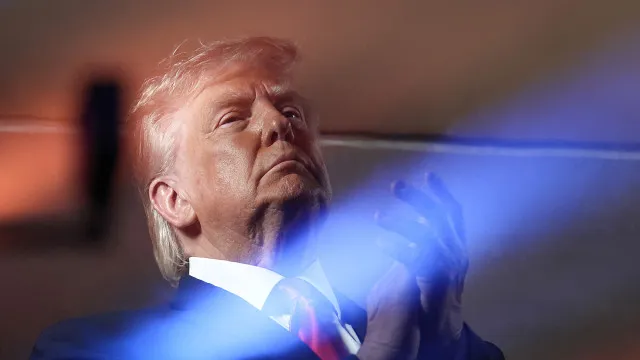 Trump reafirma compromisso com acordo nuclear com Irã, mas negociações permanecem estagnadas