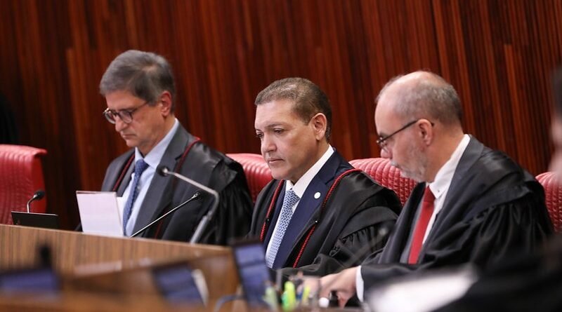 TSE decide adiar julgamento de pesquisa da AtlasIntel questionada pelo PL