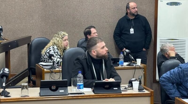 Vereadores de Caxias do Sul rejeitam por 11 a 8 pedido de abertura de processo contra Hiago Morandi