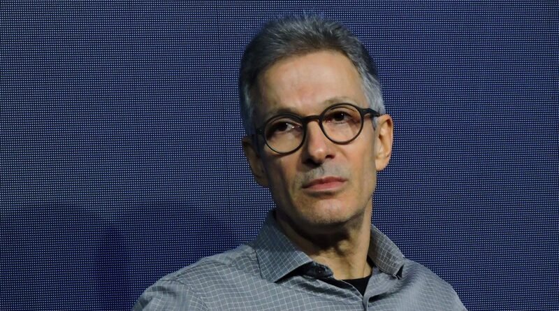 Zema manifesta apoio a Flávio mesmo após polêmica com Vorcaro