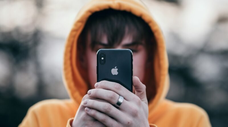 A transformação do discurso financeiro entre jovens nas redes sociais: da ostentação ao endividamento