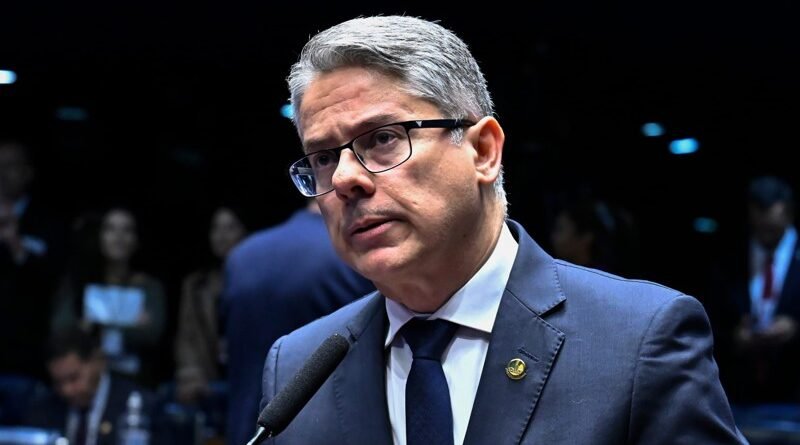 Alessandro Vieira denuncia intimidação da PGR em ação proposta por Gilmar
