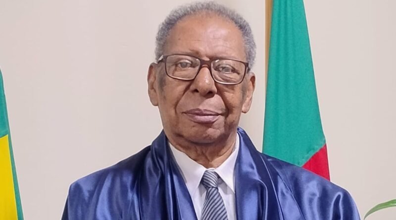 António Côrtes é homenageado no aniversário da BPE como um abridor de portas
