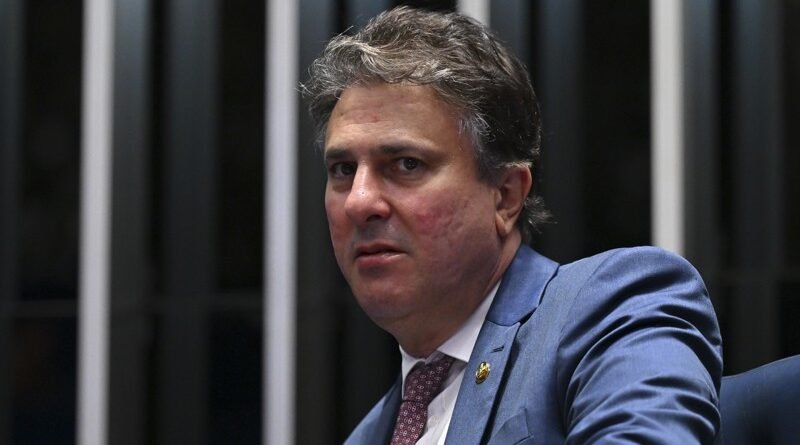 Camilo Santana, ex-ministro de Lula, é o novo líder do PT no Senado