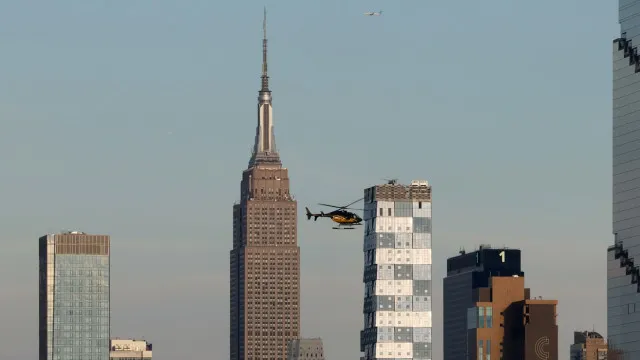 Casal é detido após escalar o topo do Empire State Building em Nova York