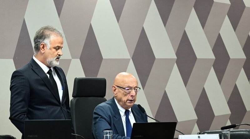 CCJ aprova projeto que autoriza servidores federais a se tornarem MEI