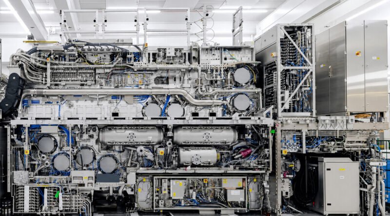 China desenvolve tecnologia própria para contornar bloqueio de máquinas da ASML