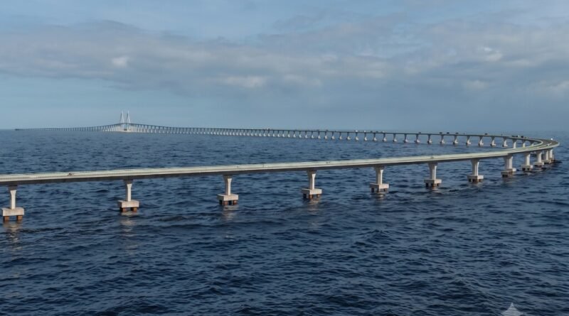 China finaliza construção da maior ponte da América do Sul no Brasil com extensão de 12 quilômetros sobre o mar