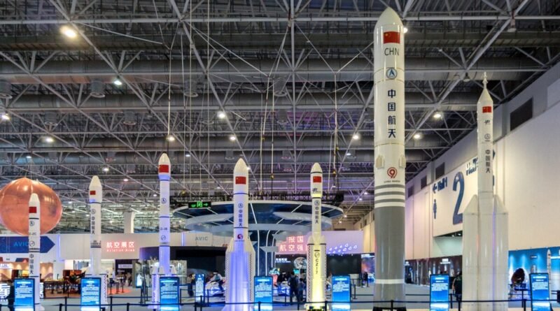China lança objeto não identificado em órbita enquanto poucas fotos de sua espaçonave são divulgadas