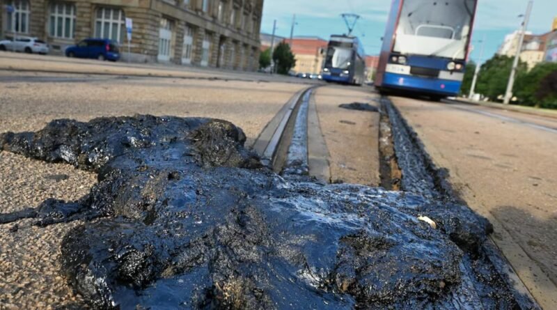 Cidade alemã sofre derretimento de asfalto devido ao calor extremo que atinge a Europa