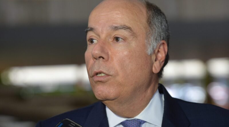 Comissão convoca Mauro Vieira para esclarecer riscos de ação militar dos EUA no Brasil