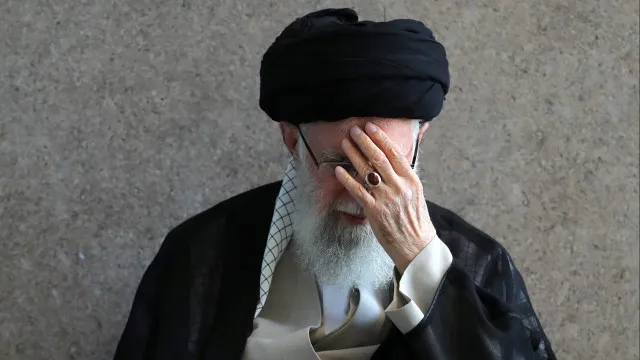 Corpo de Ali Khamenei permanece conservado quatro meses após sua morte