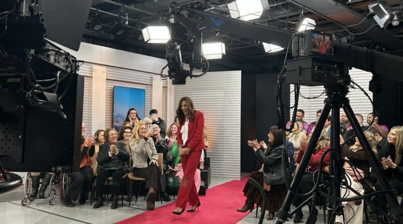 Cristina Ranzolin celebra 30 anos à frente do Jornal do Almoço e recebe homenagem surpresa ao vivo