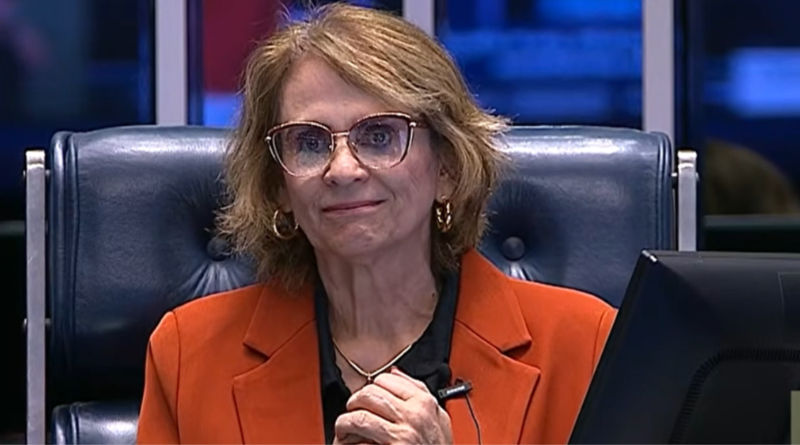 Damares defende Michelle após ataques e a classifica como honesta e verdadeira