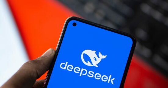 DeepSeek cria chip de IA para diminuir dependência de Nvidia e Huawei, segundo sites internacionais