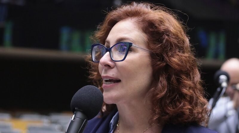 Defesa de Zambelli acredita na negativa da extradição