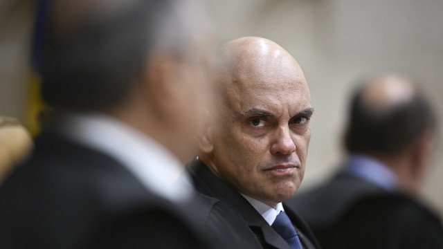 Dino denuncia desvio de R$ 119 milhões do orçamento secreto por Valdemar e solicita bloqueio de bens