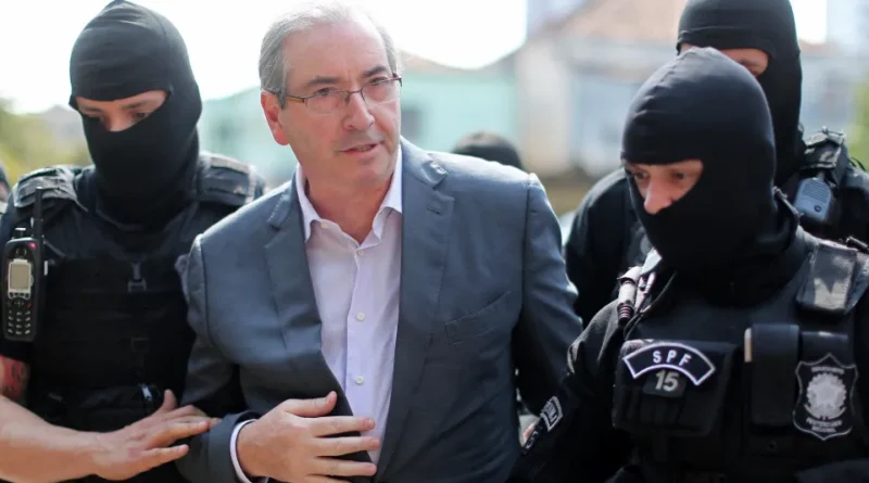 Dino determina bloqueio de R$ 6,1 milhões de Eduardo Cunha em investigação sobre emendas
