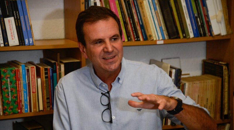 Eduardo Paes se destaca na corrida pelo governo do Rio de Janeiro enquanto Lula e Flávio Bolsonaro registram empate na disputa presidencial