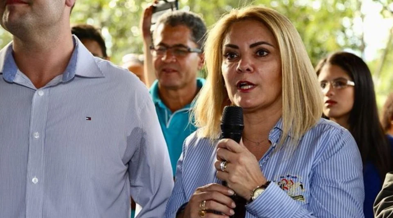 Ex-esposa de Bolsonaro tem R$ 227 mil bloqueados devido a dívida eleitoral