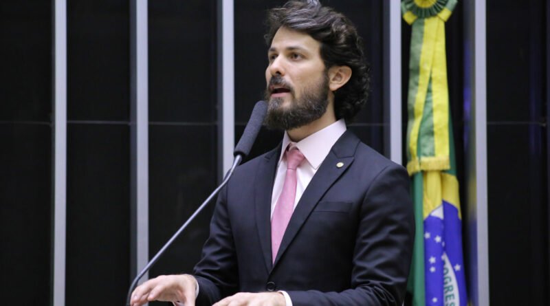 Ex-secretário se desliga do grupo de Zema e planeja candidatura própria ao governo de Minas
