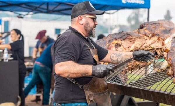 Expochurrasco presta homenagem a chefs assadores reconhecidos pelo Guinness World Records