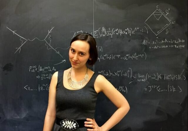 Física cubana rejeitada por Harvard constrói avião aos 14 anos e se torna referência na ciência com pesquisa citada por Stephen Hawking