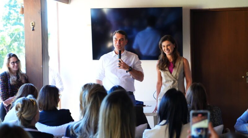 Flávio Bolsonaro afirma que desavenças serão superadas em reunião do PL Mulher