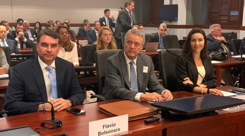 Flávio Bolsonaro se posiciona contra tarifas e defende o uso do Pix em audiência nos Estados Unidos