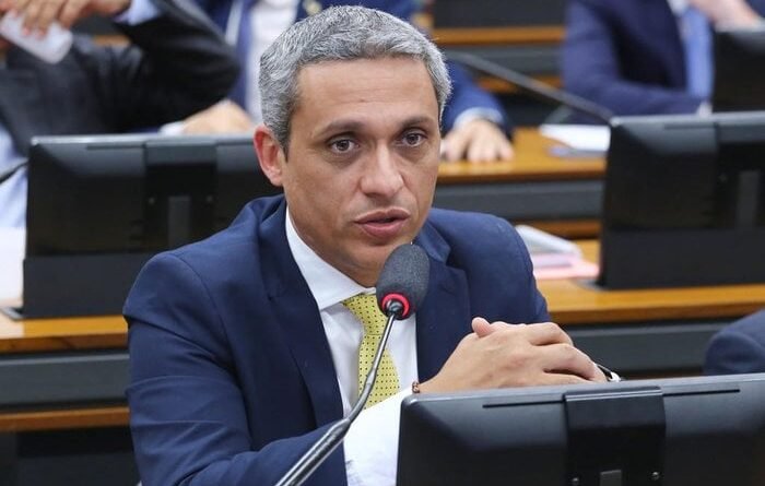 Gayer solicita explicações de Mauro Vieira sobre a posição do Brasil em relação à Venezuela