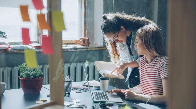 Geração Z prioriza tempo livre em vez de apenas aumento salarial no trabalho