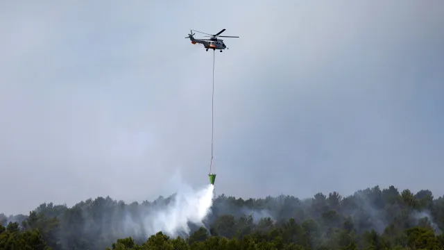 Incêndios na Espanha e França forçam evacuação de mais de 160 mil pessoas