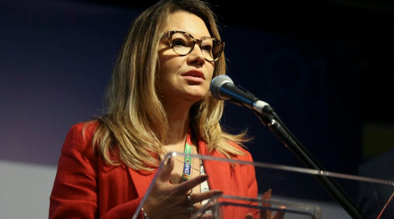Janja manifesta apoio a Michelle e Damares Alves
