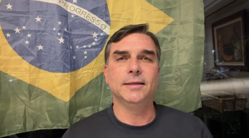 Live de reação a Moraes encerra com apresentação do plano de governo de Flávio