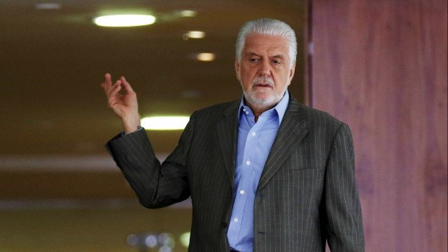 Lula se reencontra com Jaques Wagner na Bahia após crise provocada por operação da PF