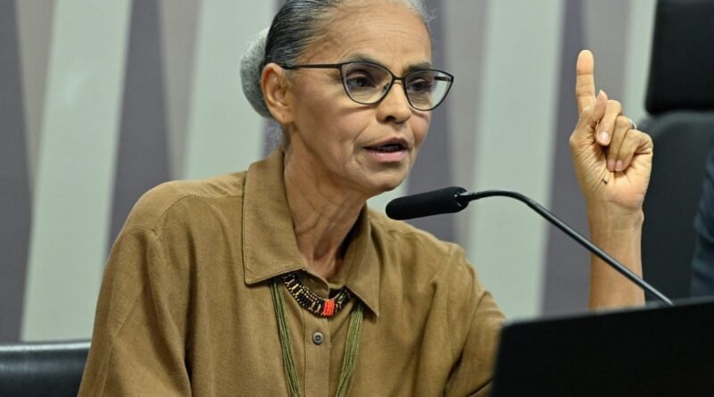 Marina Silva é agraciada com a mais alta condecoração da França em Brasília