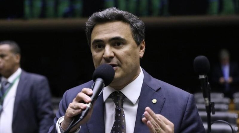 Mauricio Neves sugere veto a contratos públicos que envolvam conteúdo adulto
