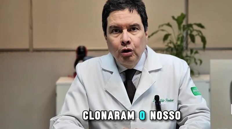 Médico denuncia uso de imagem clonada por IA em vendas de curas milagrosas no YouTube e alerta para riscos a idosos