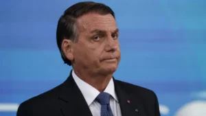 Ministros do TSE apontam interferência de Moraes em cobrança sobre inteligência artificial de Bolsonaro