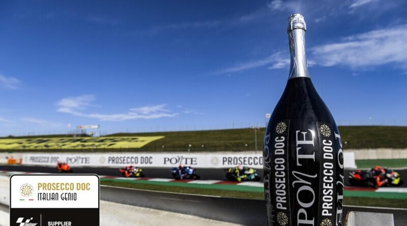 MotoGP busca replicar explosão de garrafa de champanhe que ocorreu há quase 60 anos