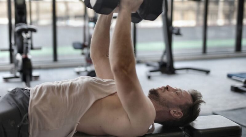 Musculação se torna essencial após os 50 anos para prevenir perda de massa muscular, afirmam especialistas que recomendam 60 minutos semanais