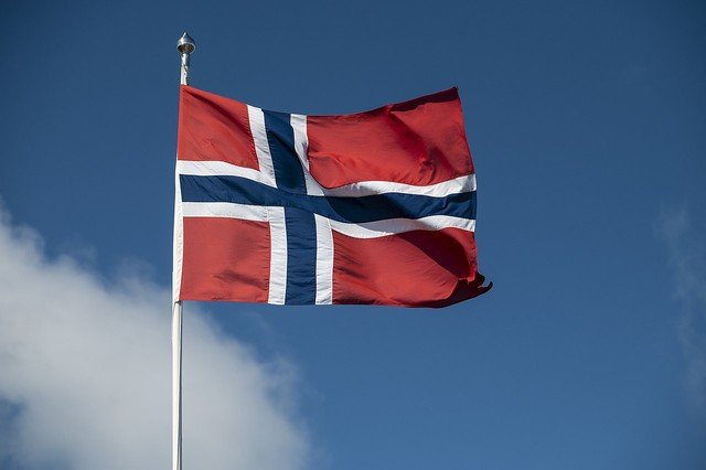 Noruega: Da Riqueza do Petróleo à Liderança na Energia Limpa