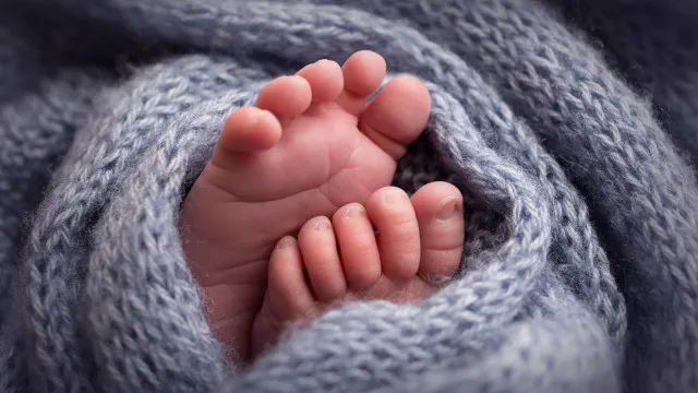 Pai abandona hospital após esconder bebê intoxicado por cocaína em bolsa
