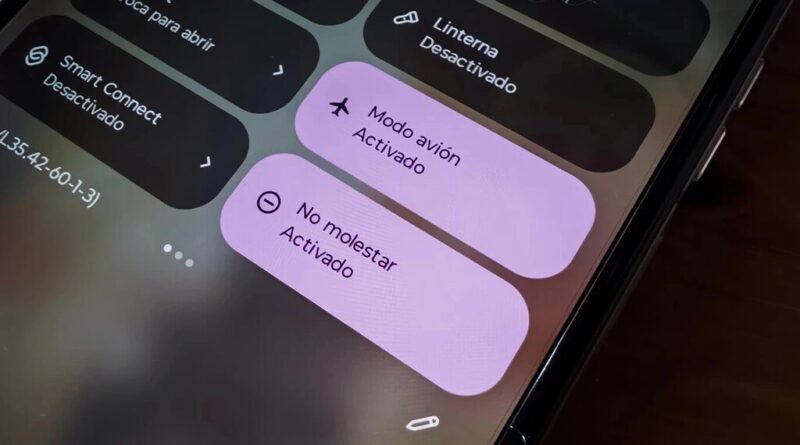 Piloto alerta sobre riscos de celulares não configurados em modo avião durante decolagem